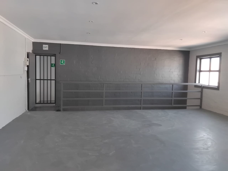 To Let commercial Property for Rent in Middedorp Western Cape